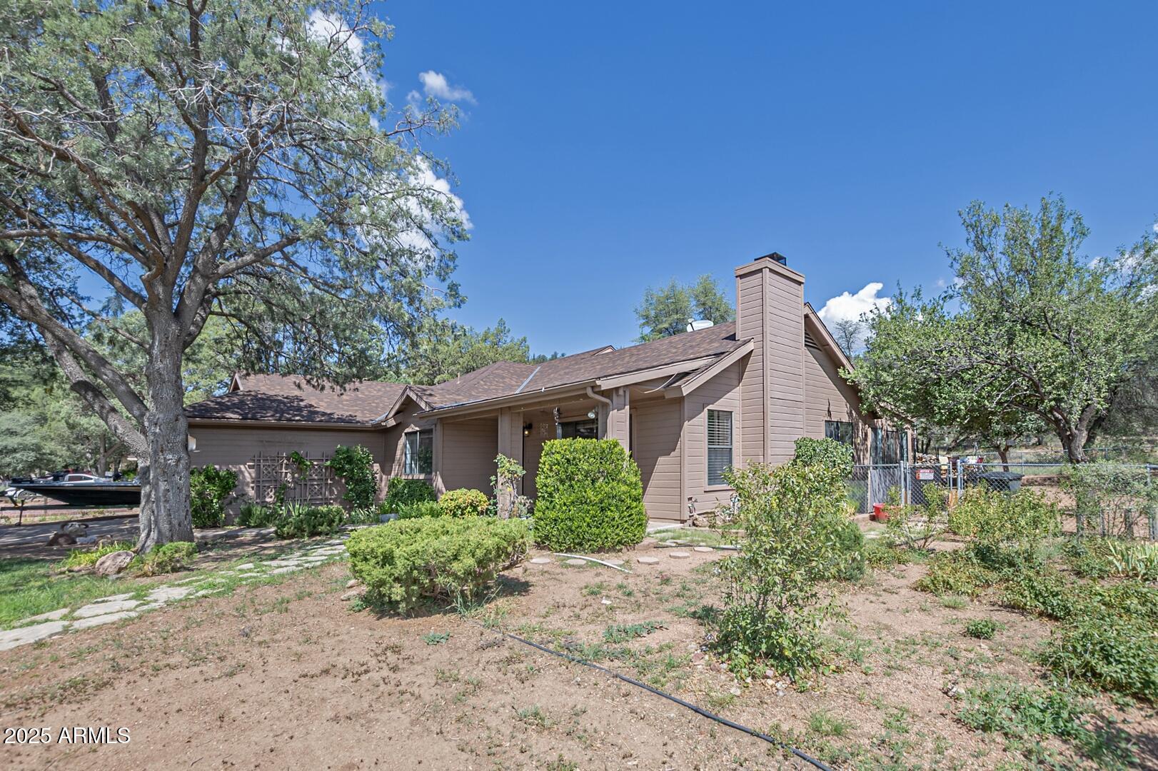 1900 W Fairway Lane
