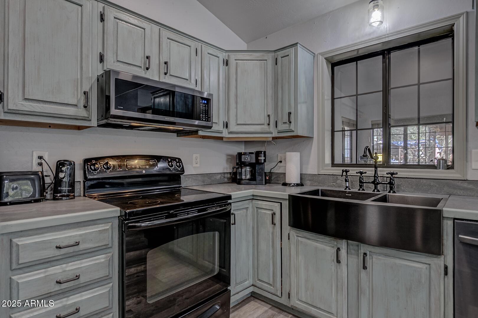 Payson, Arizona 85541, United States, 4 Bedrooms Bedrooms, ,2 BathroomsBathrooms,Residential,Active,206667