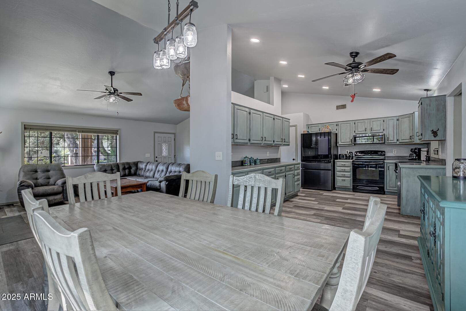 Payson, Arizona 85541, United States, 4 Bedrooms Bedrooms, ,2 BathroomsBathrooms,Residential,Active,206667