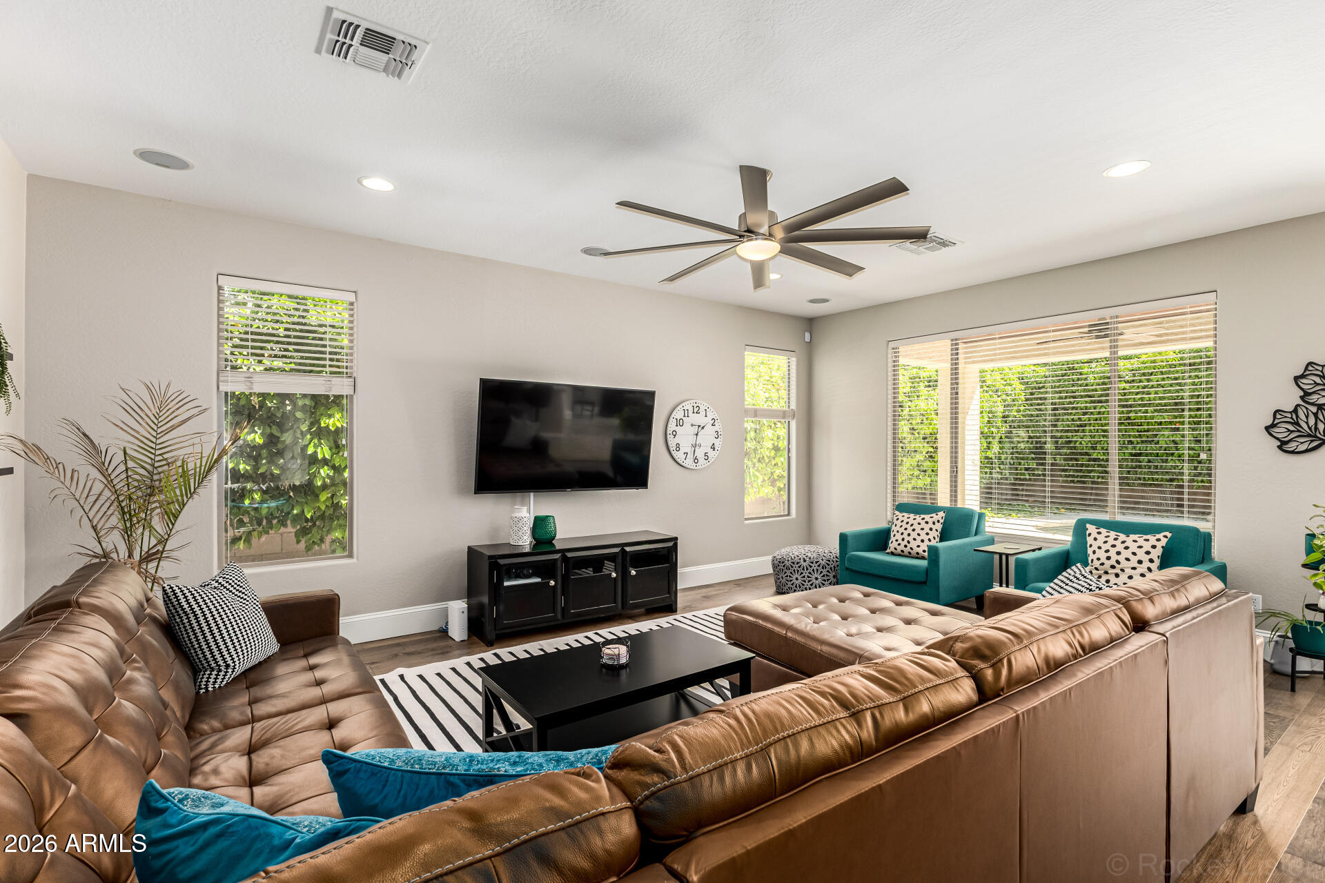 417 W DESERT BROOM Drive