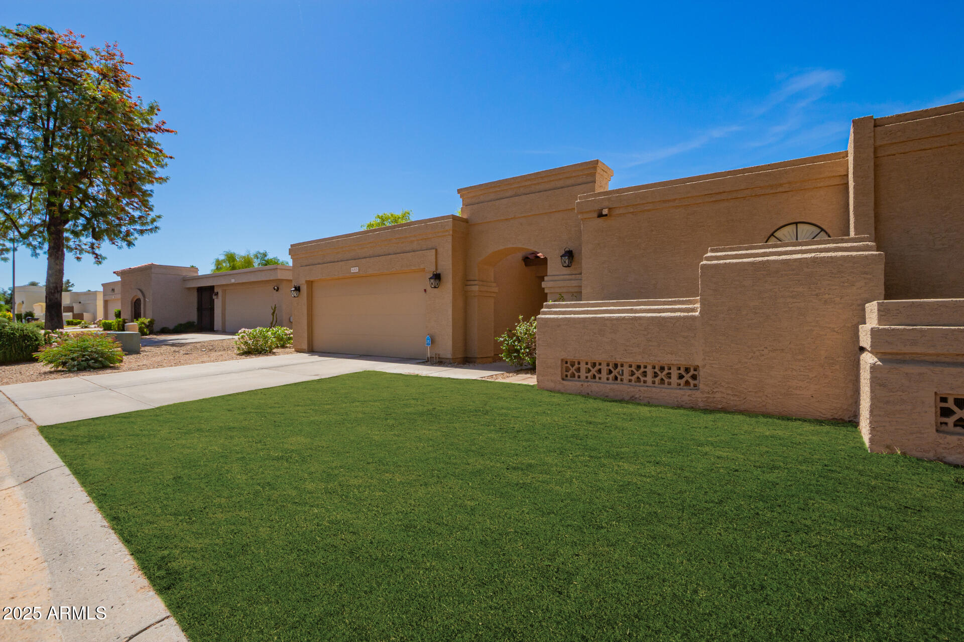 6313 E AIRE LIBRE Lane