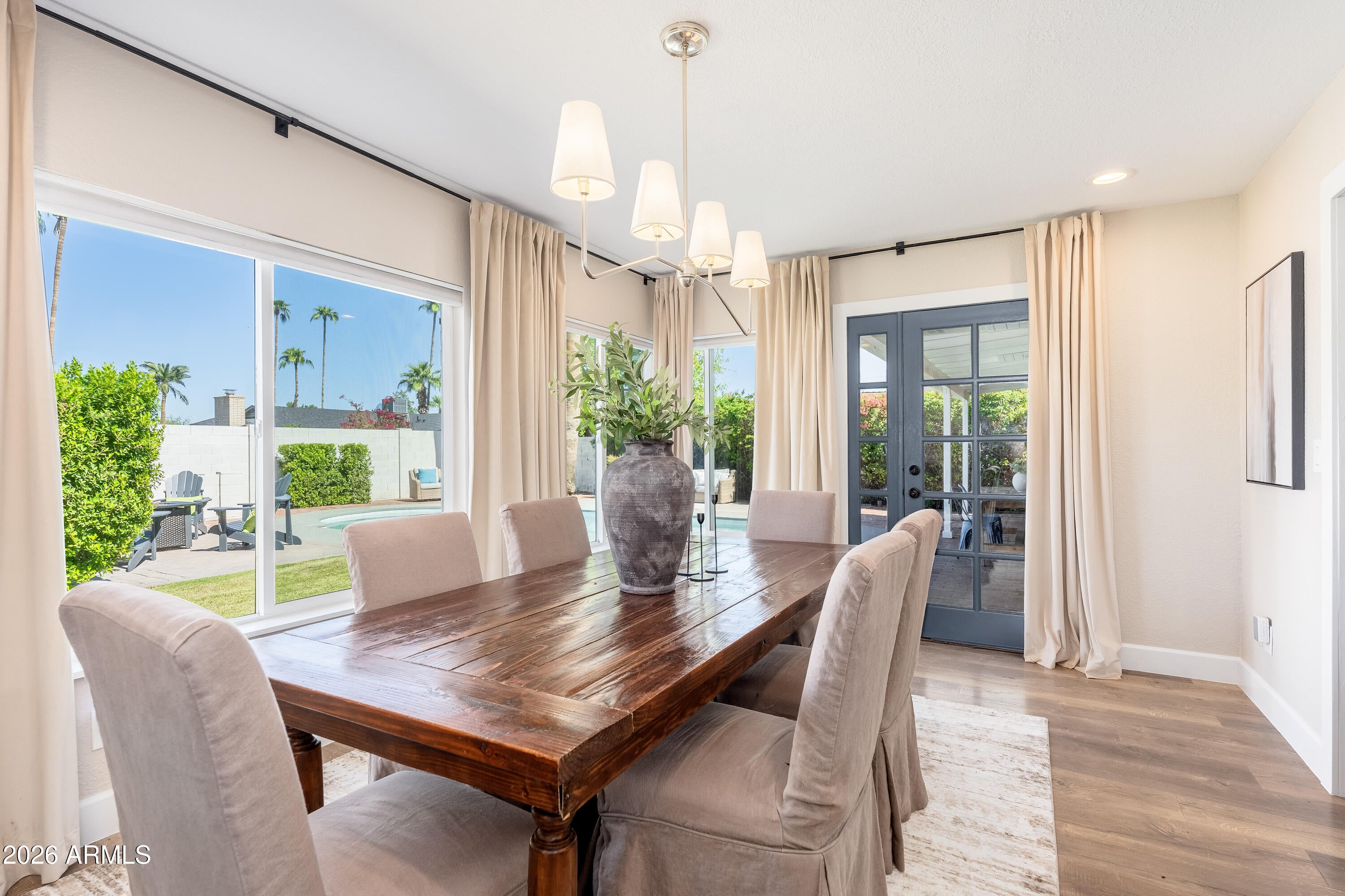 3934 E ALTADENA Avenue