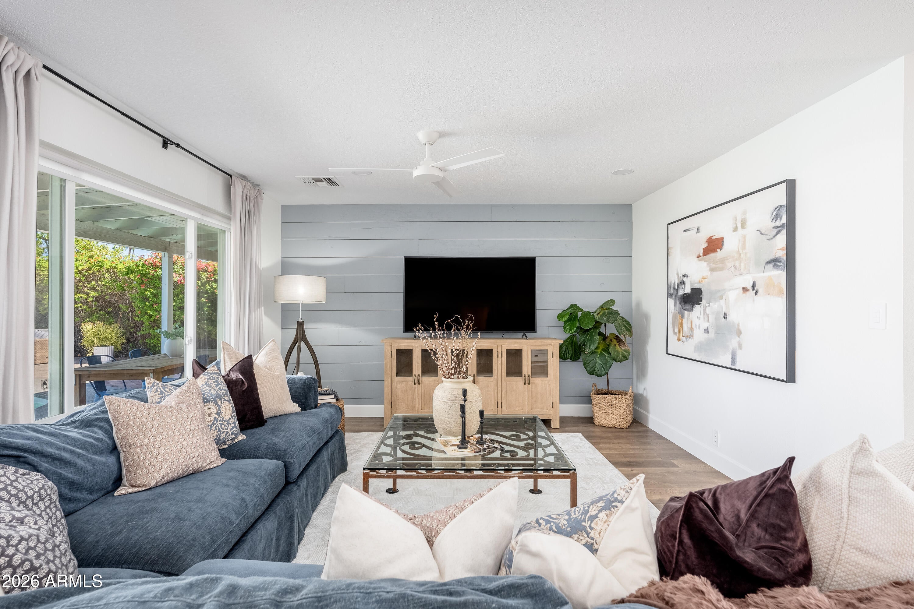 3934 E ALTADENA Avenue