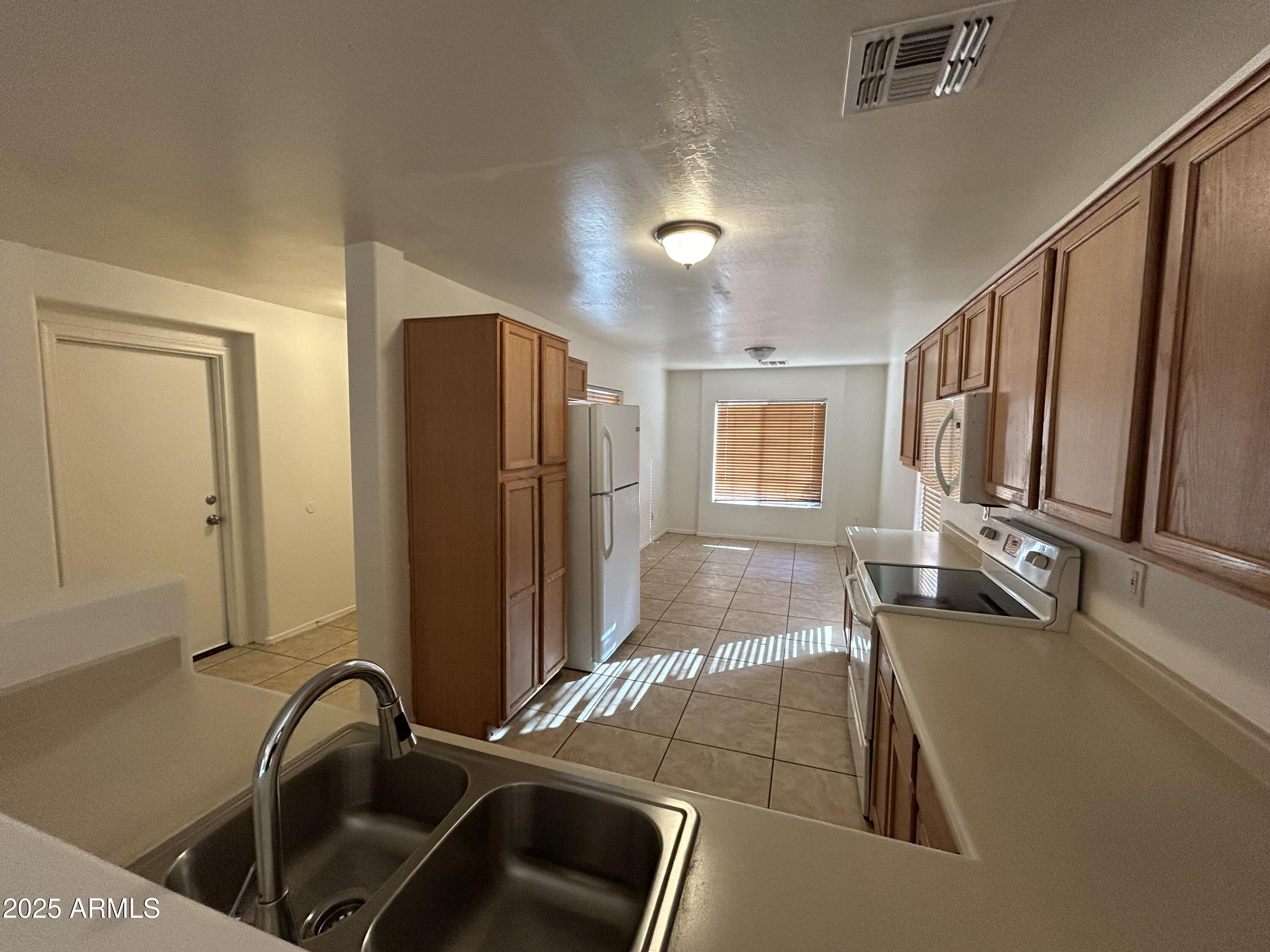 1602 W ALTA VISTA Road