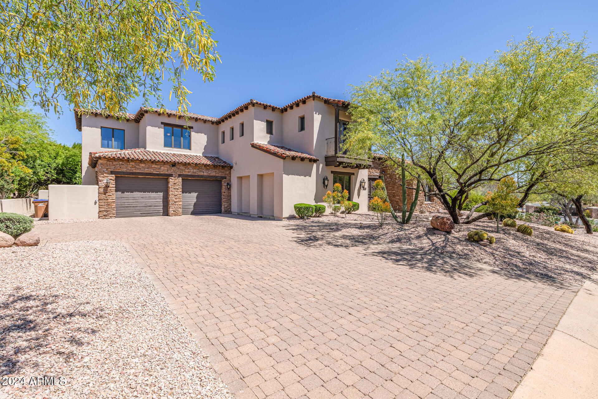 2671 S MOONLIGHT Drive
