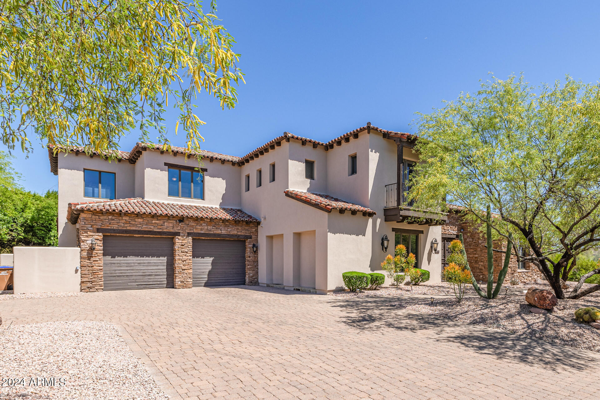 2671 S MOONLIGHT Drive