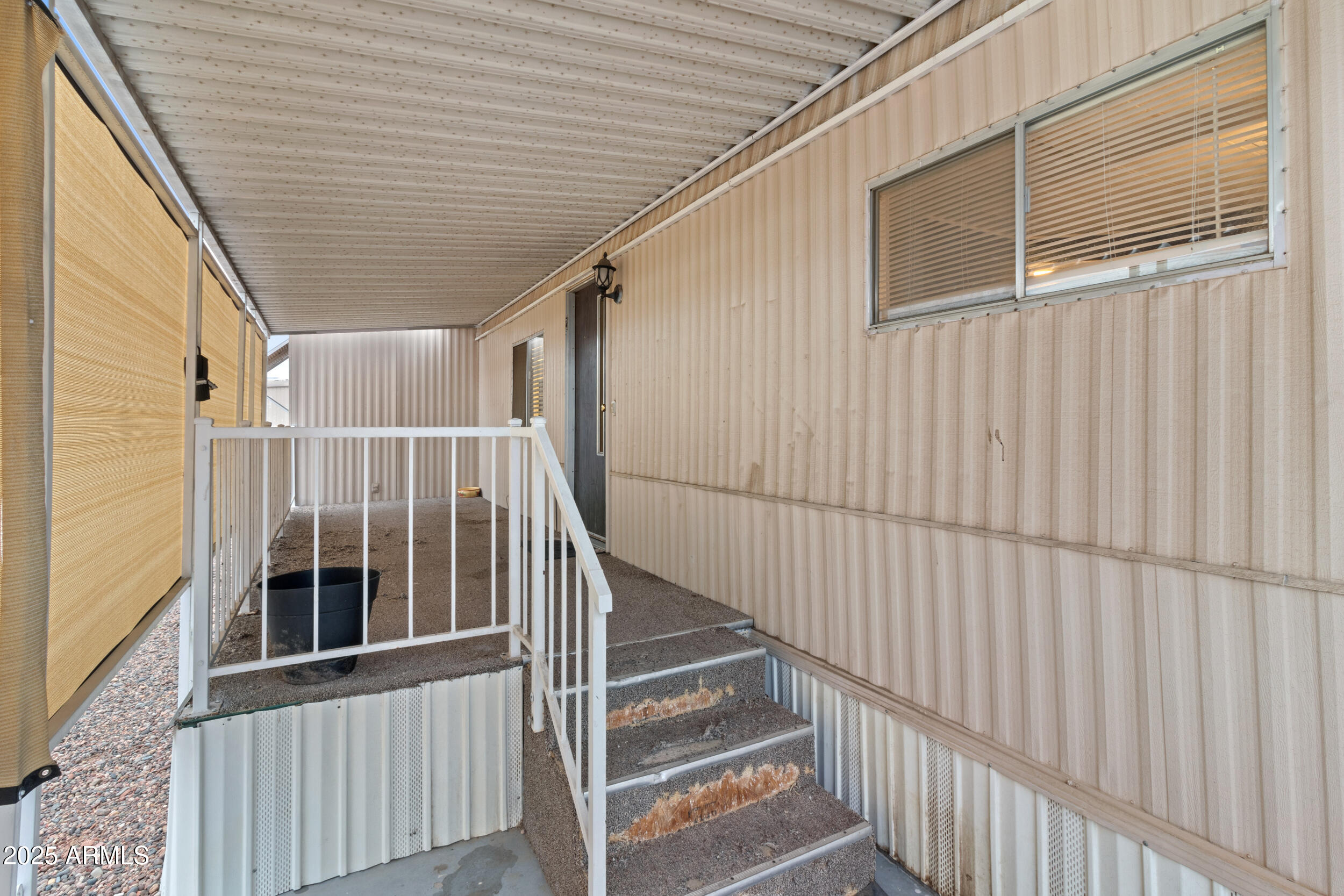 535 S ALMA SCHOOL Road 127