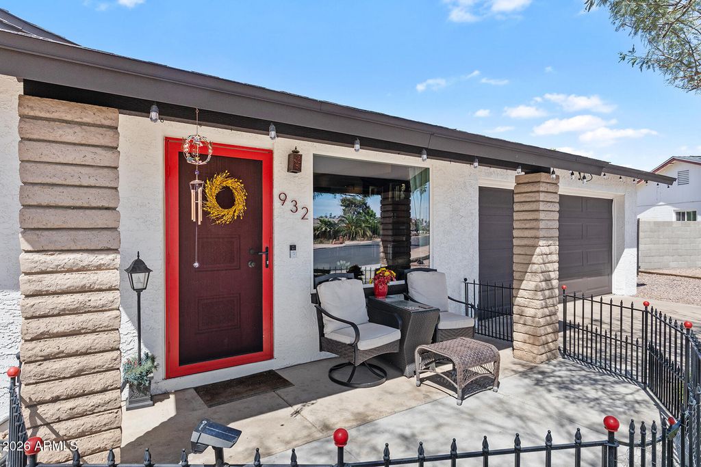 Photo of 932 W Los Lagos Vista Avenue, Mesa, AZ 85210 (MLS # 6995215)