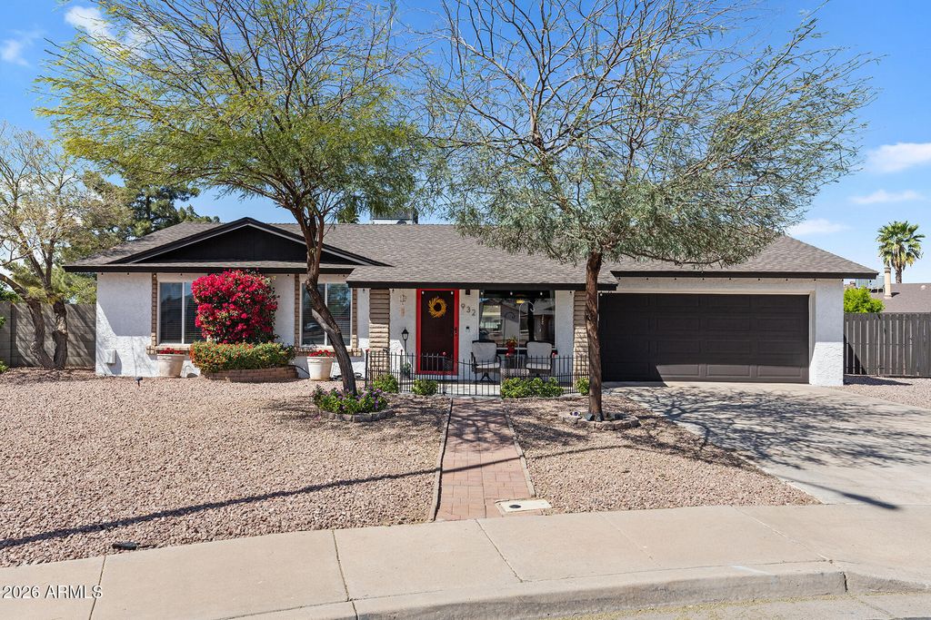 Photo of 932 W Los Lagos Vista Avenue, Mesa, AZ 85210 (MLS # 6995215)