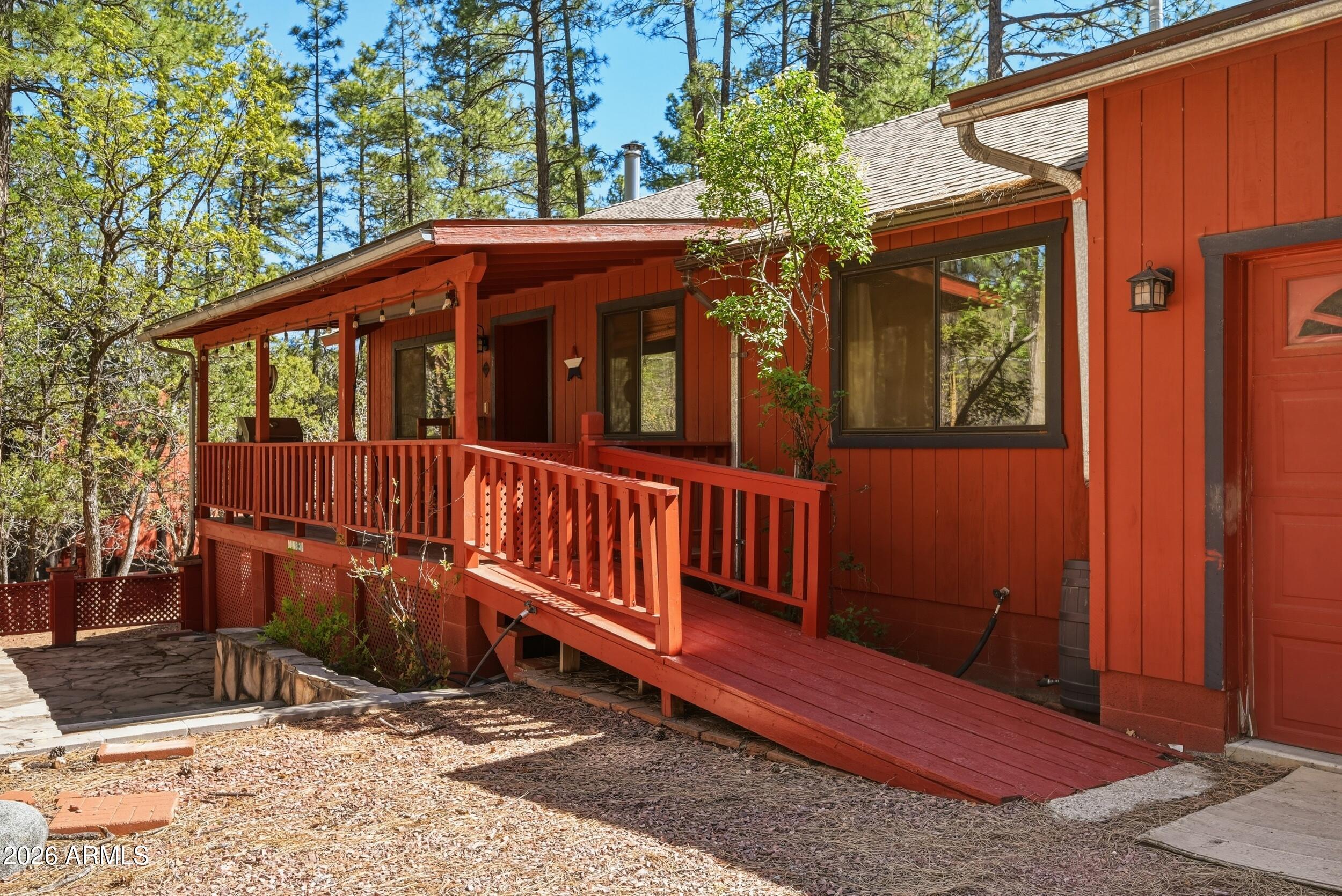 3533 N FOOTHILL Road