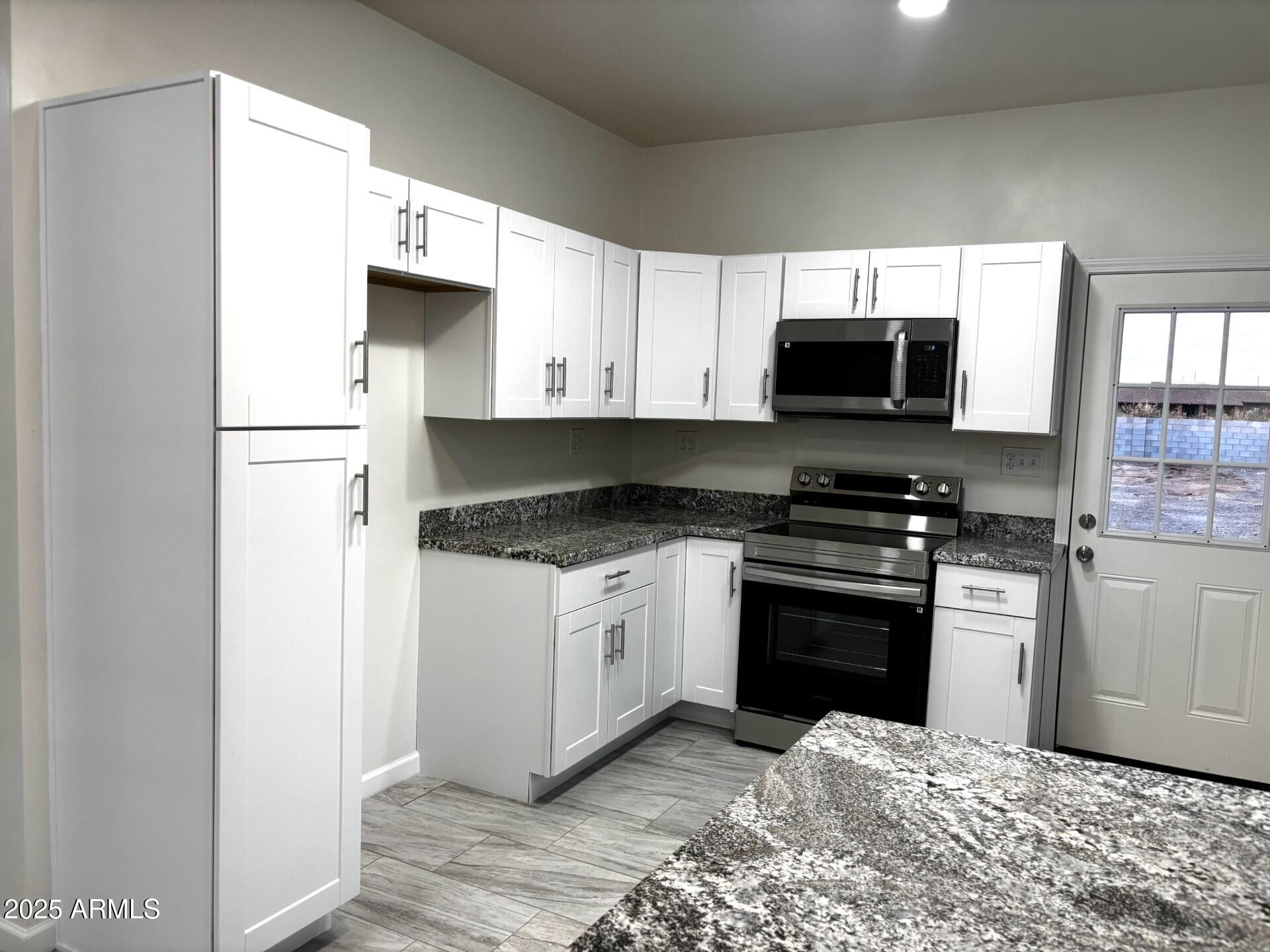 486 E Anderson Avenue