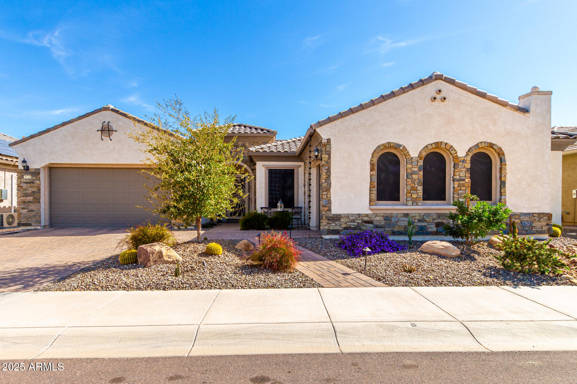 26231 W MAPLE Drive