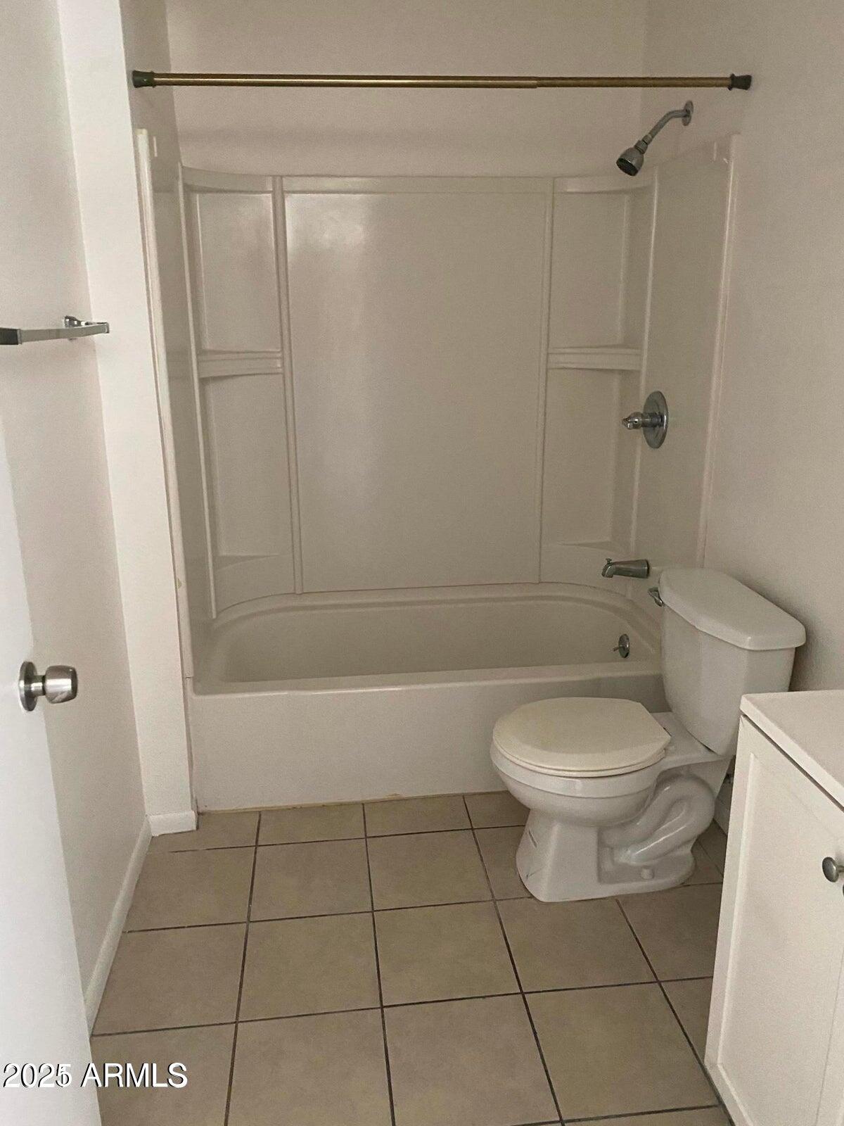 2049 W HAYWARD Avenue 16