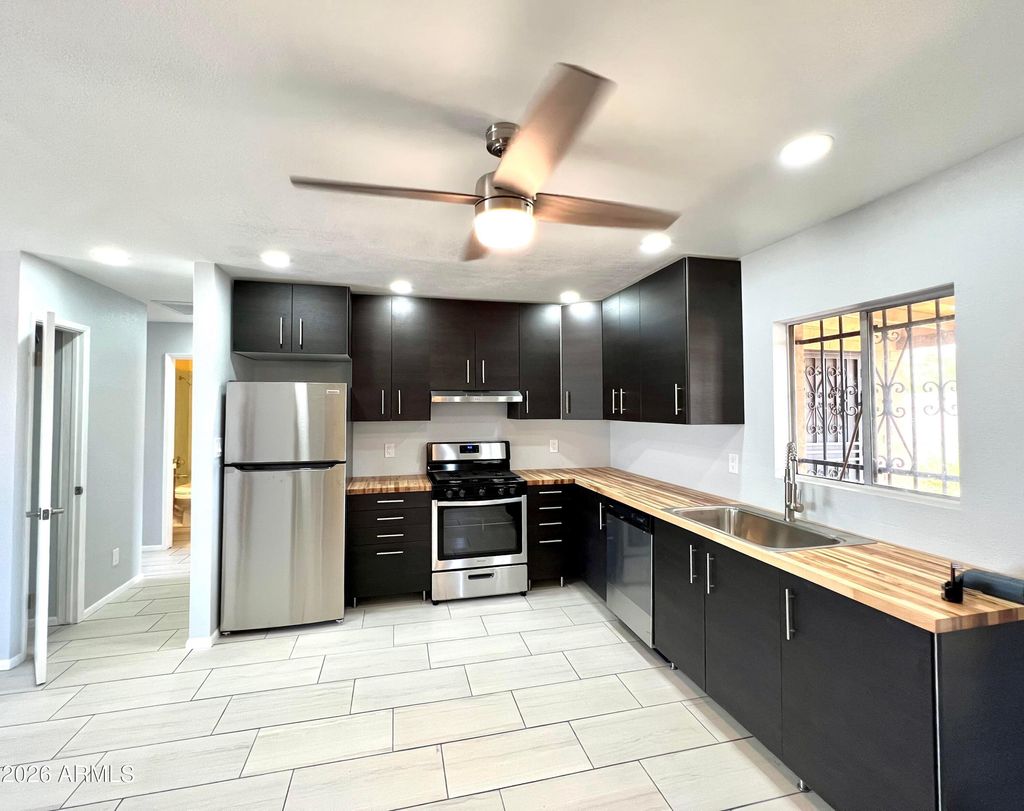 Photo of 2235 E Victory Drive, Tempe, AZ 85288 (MLS # 7003398)