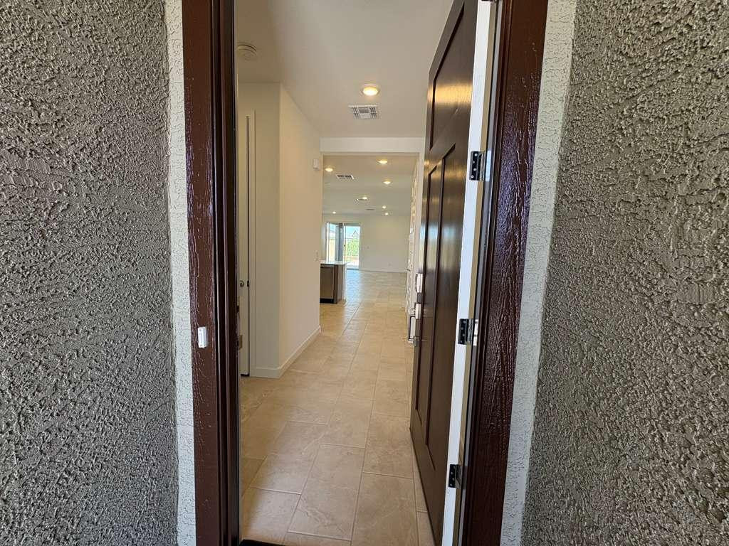 4738 E KENNETH Lane