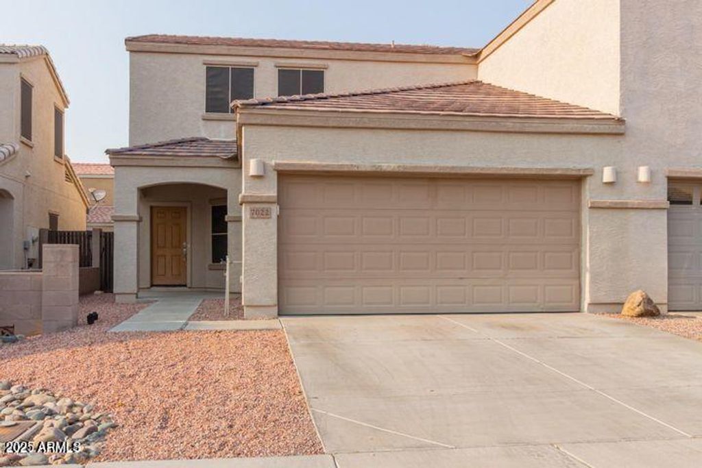 Photo of 7022 W Mercer Lane, Peoria, AZ 85345 (MLS # 6922170)