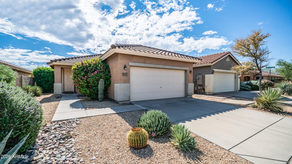 Photo of 2523 W Memorial Drive, Anthem, AZ 85086 (MLS # 7090873)