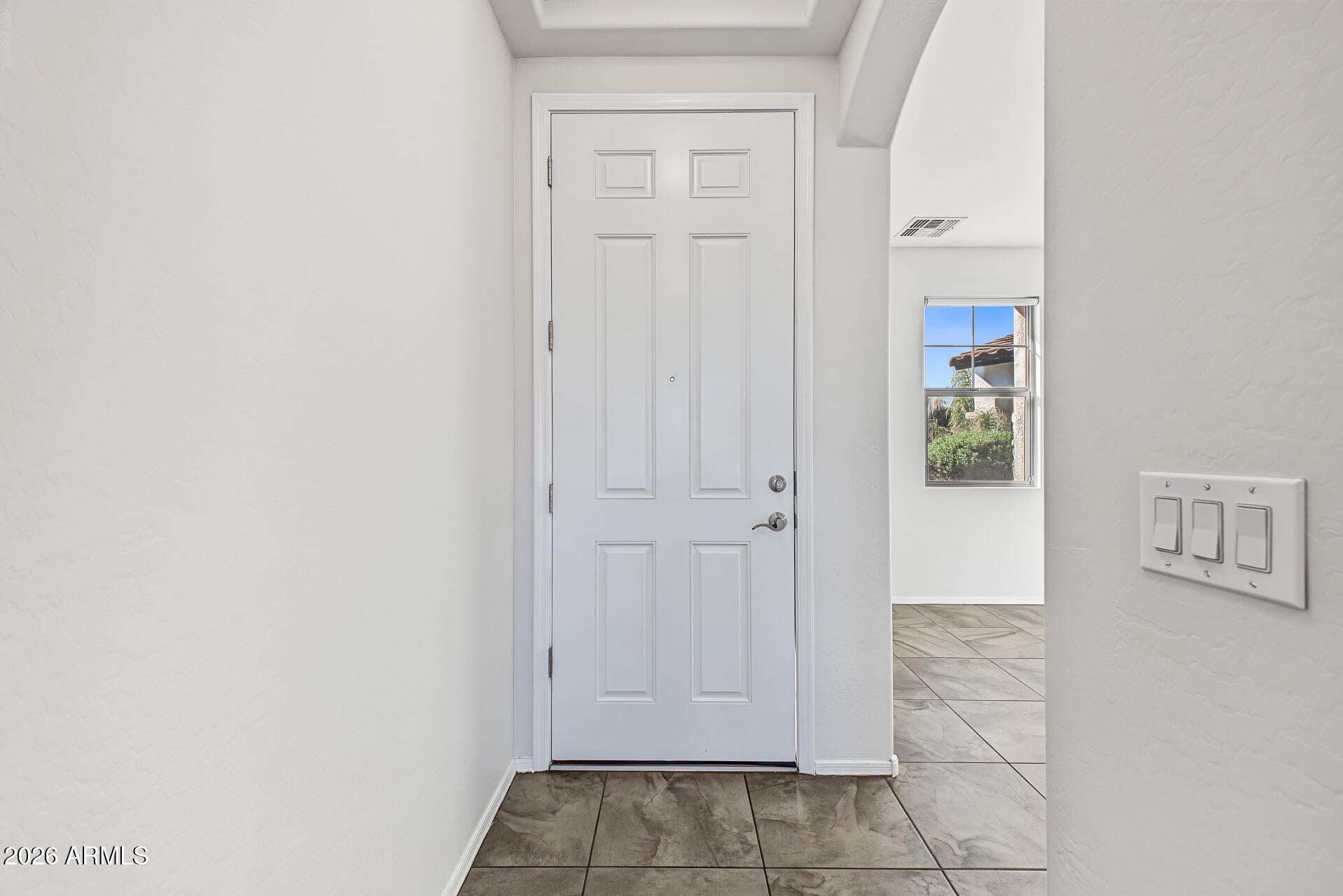 3275 E SPORTS Drive