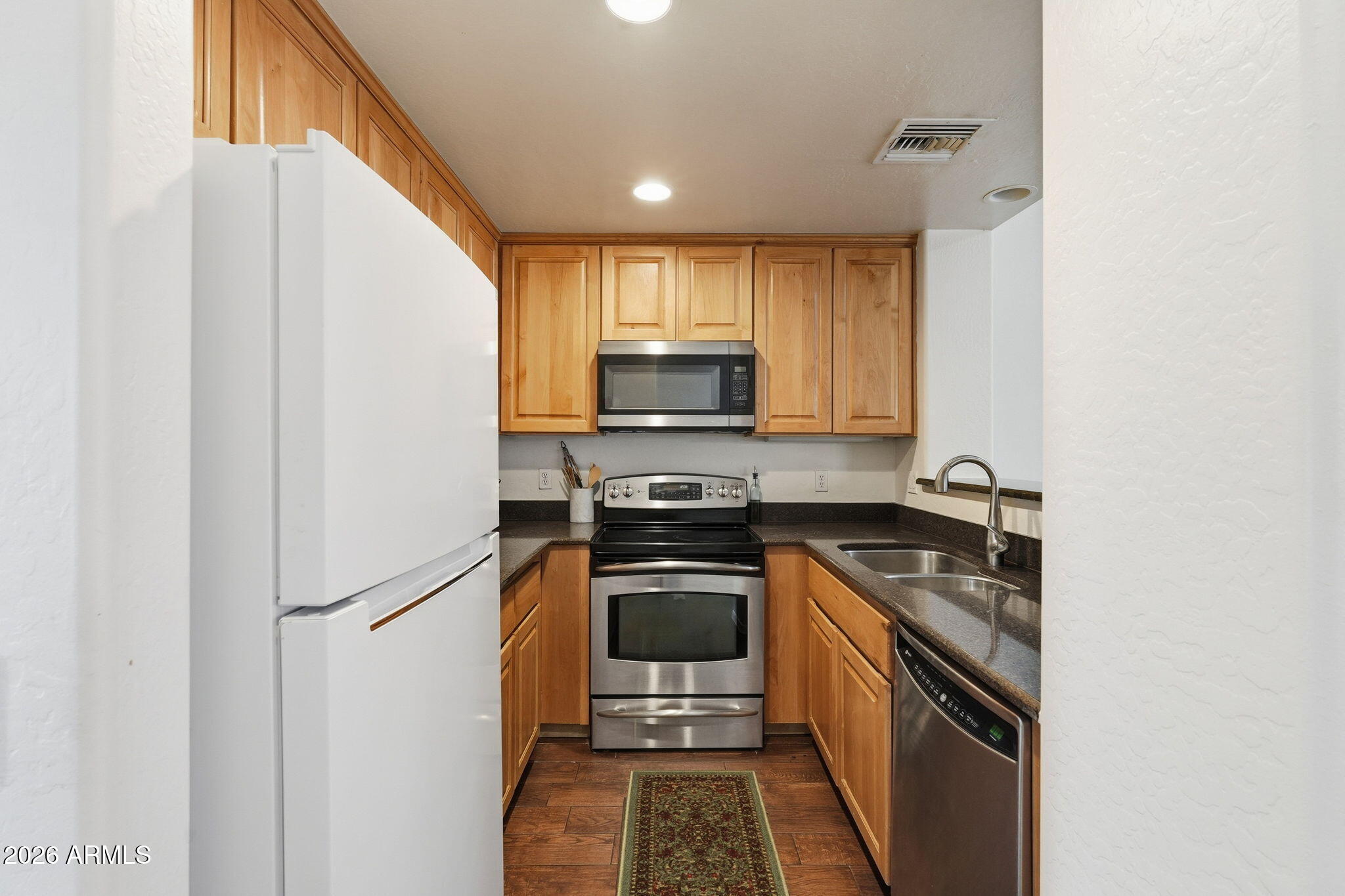 SANDALO TOWNHOMES CONDOMINIUM - Residential