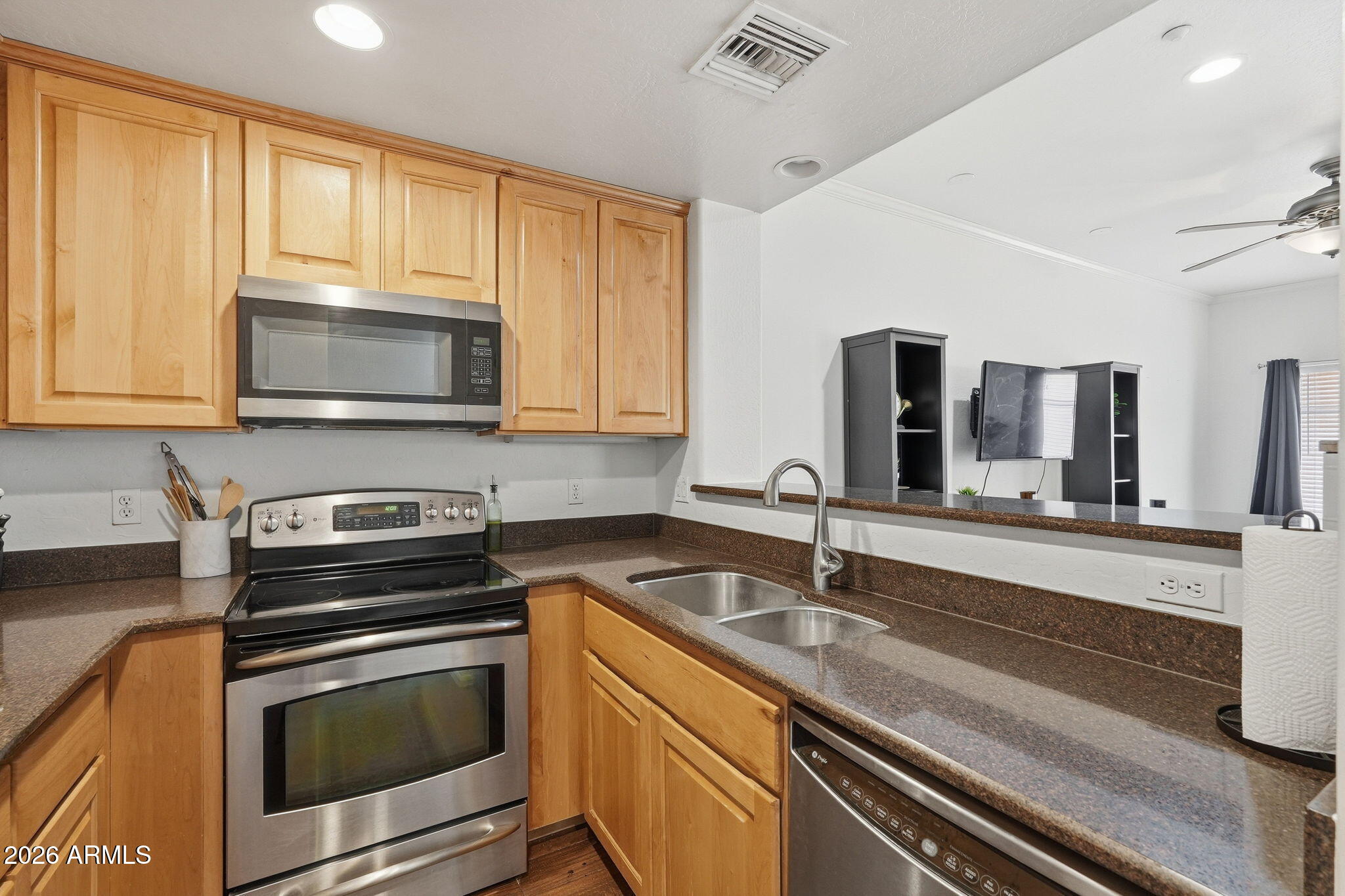 SANDALO TOWNHOMES CONDOMINIUM - Residential