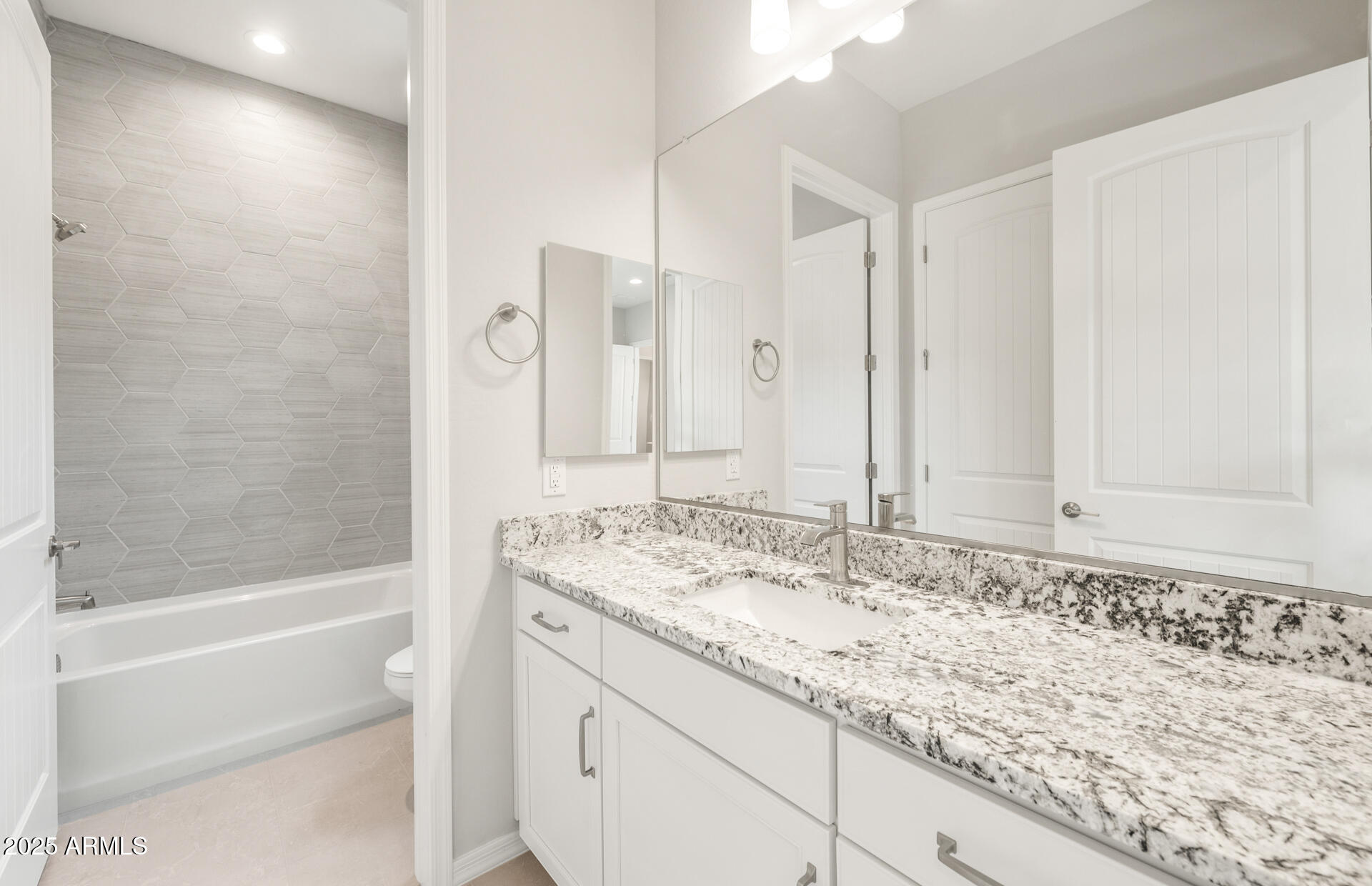 7836 W Mockingbird Way