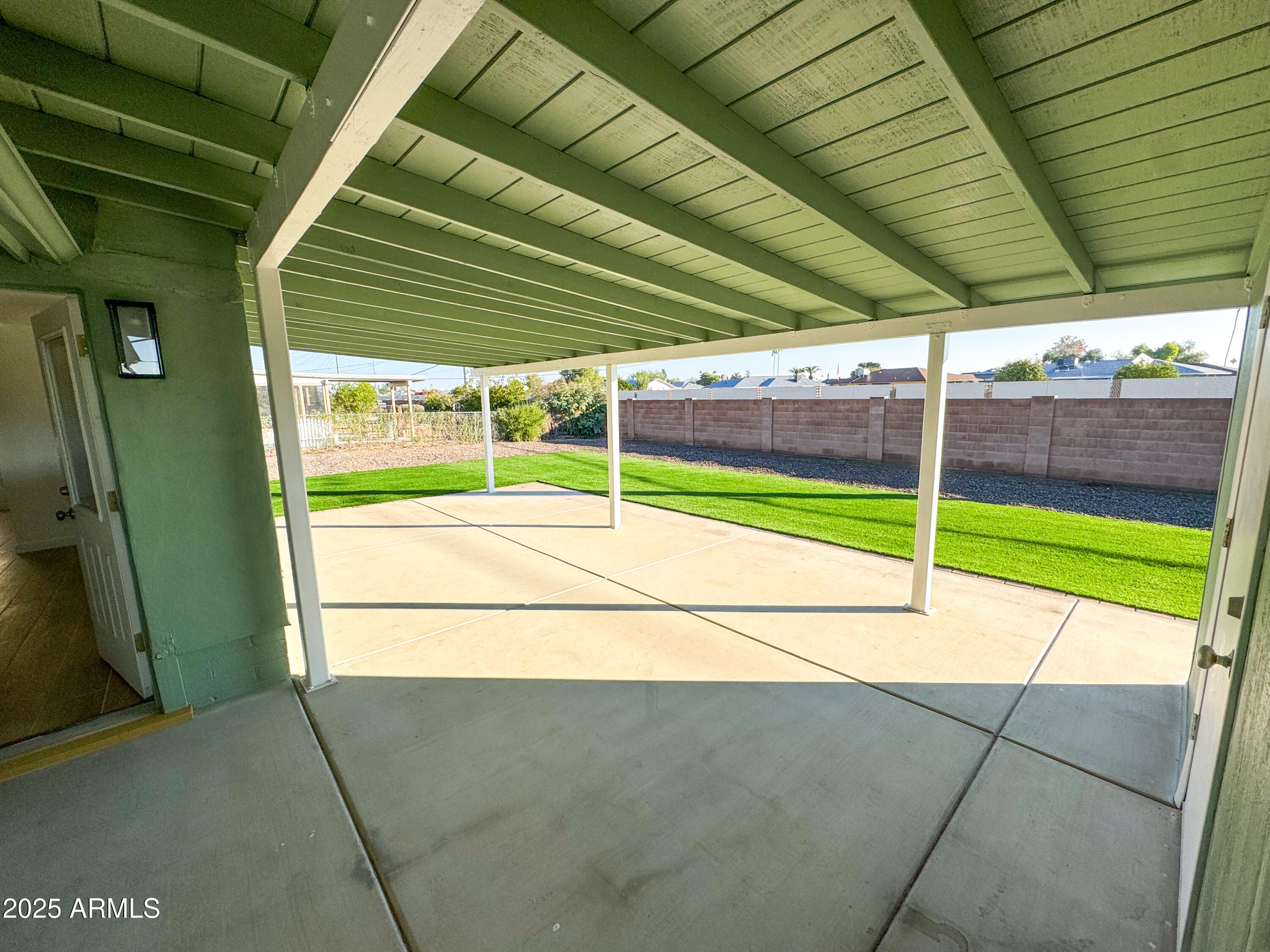 11855 N MISSION Drive