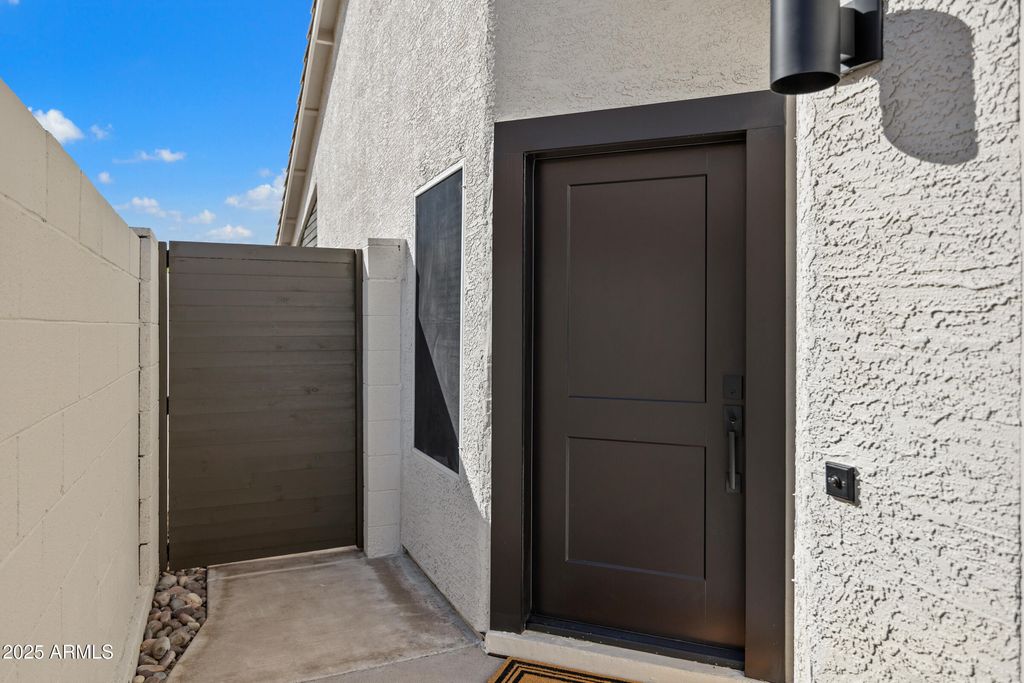 Photo of 18036 N 13th Street, Phoenix, AZ 85022 (MLS # 6934761)
