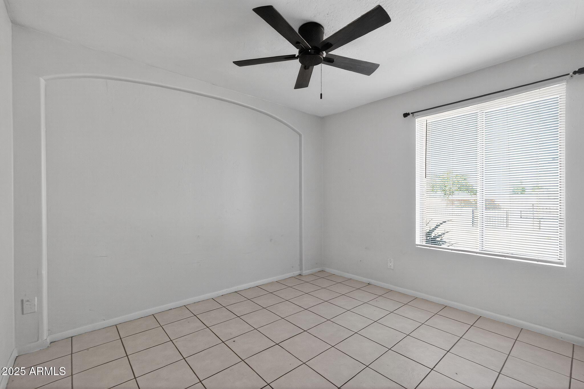 8727 W CAMPBELL Avenue