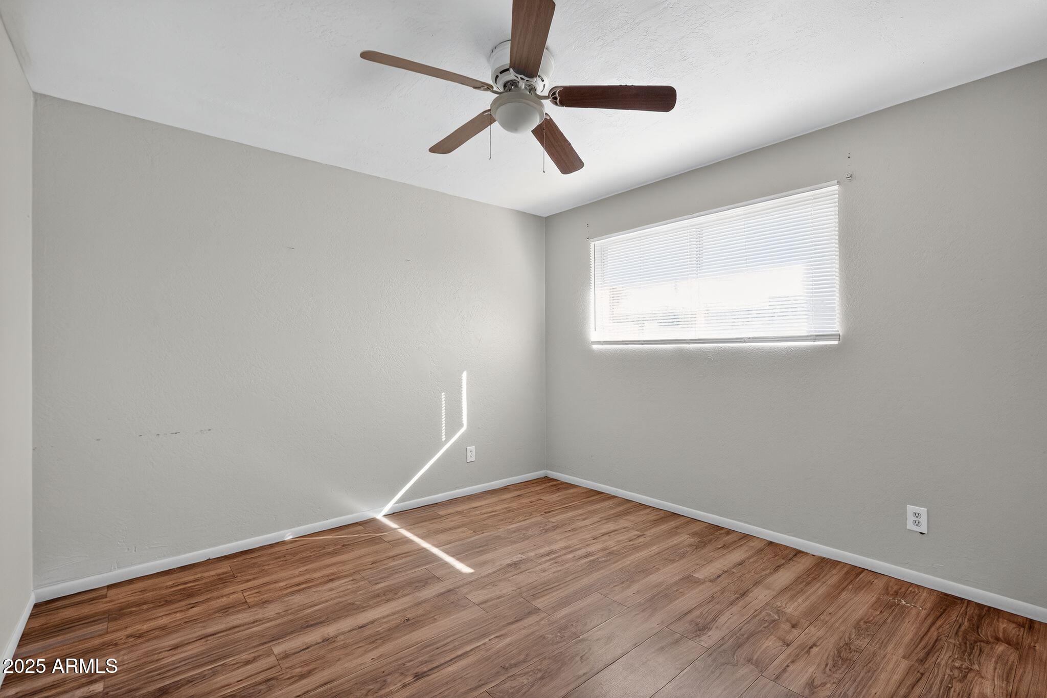 8727 W CAMPBELL Avenue