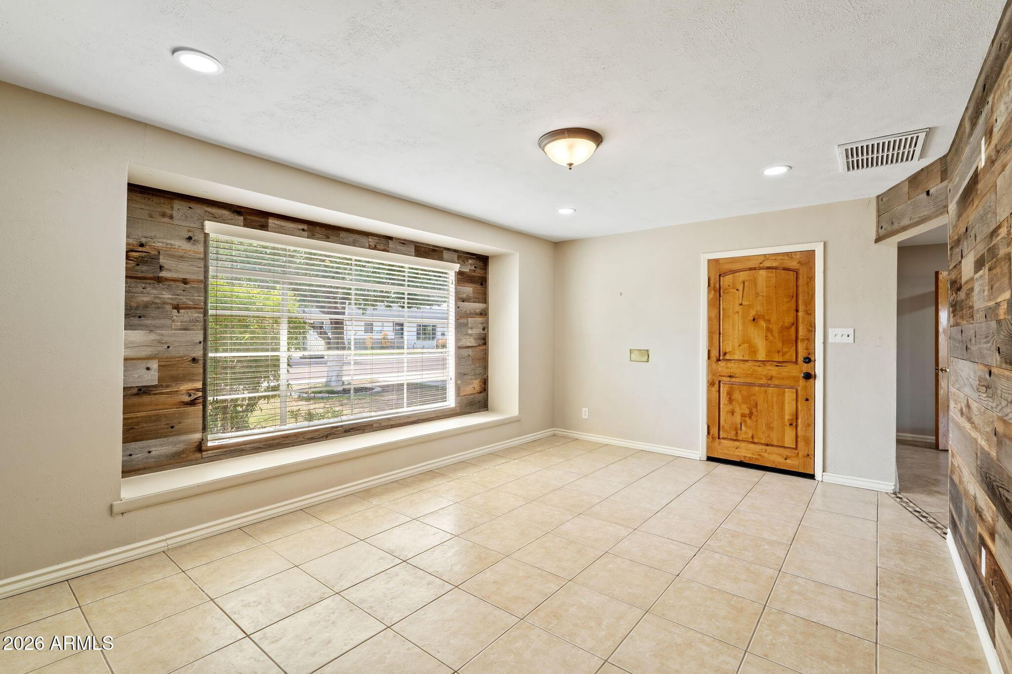 3007 N 84th Place