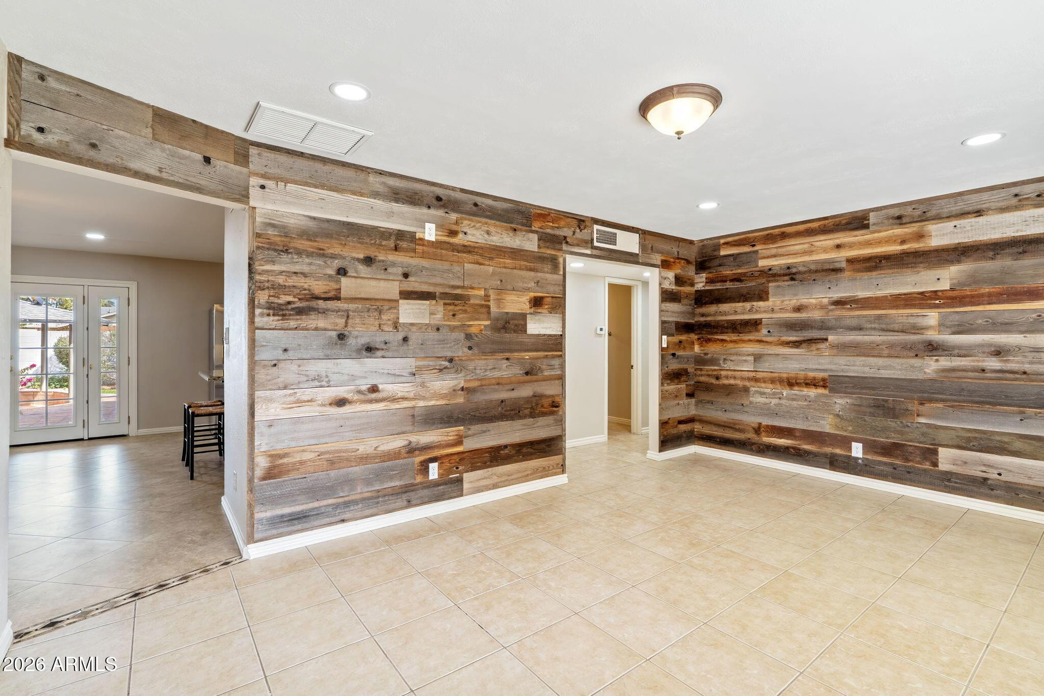 3007 N 84th Place