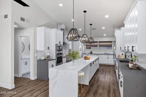 4621 E CARMEN Street Phoenix AZ 85044