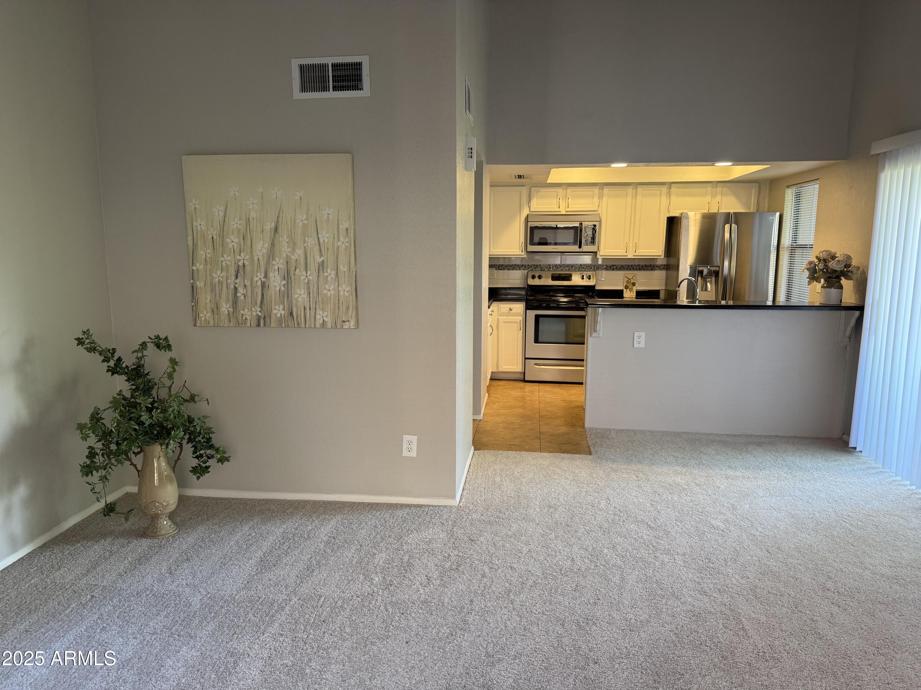 1432 W Emerald Avenue 686
