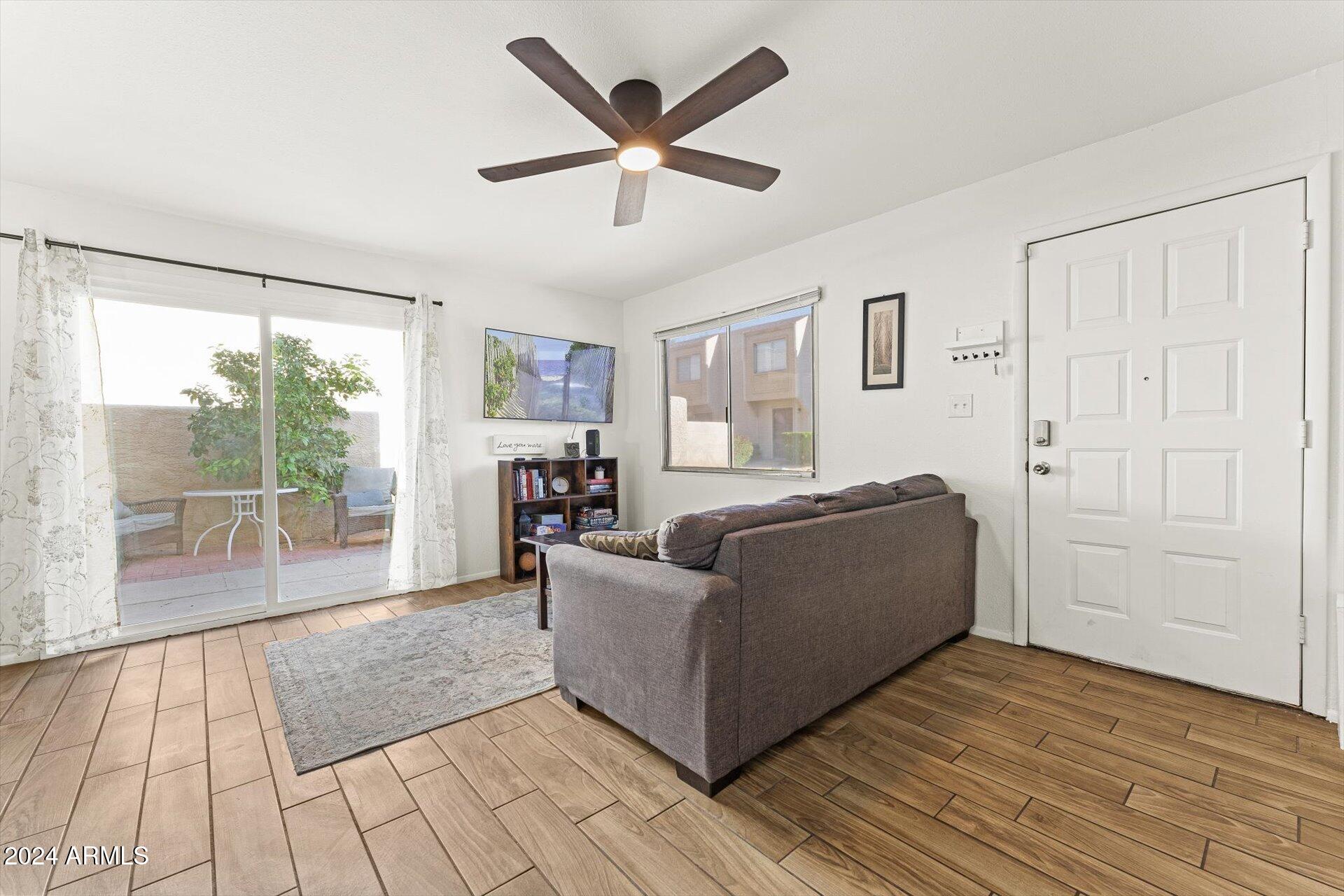 8111 E GLENROSA Avenue