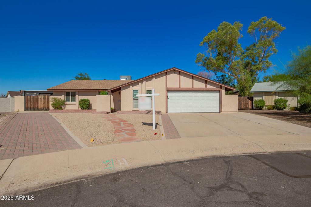 Photo of 6214 W Zoe Ella Way, Glendale, AZ 85306 (MLS # 6925731)