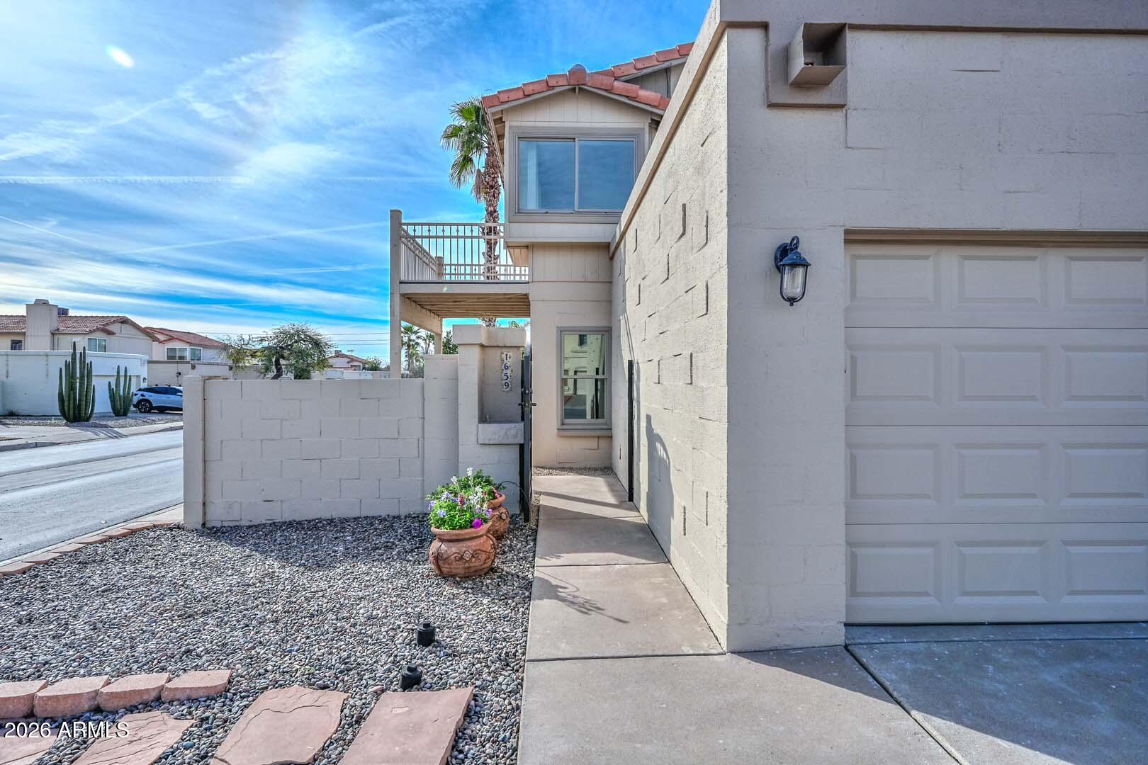 1659 E BLUEFIELD Circle