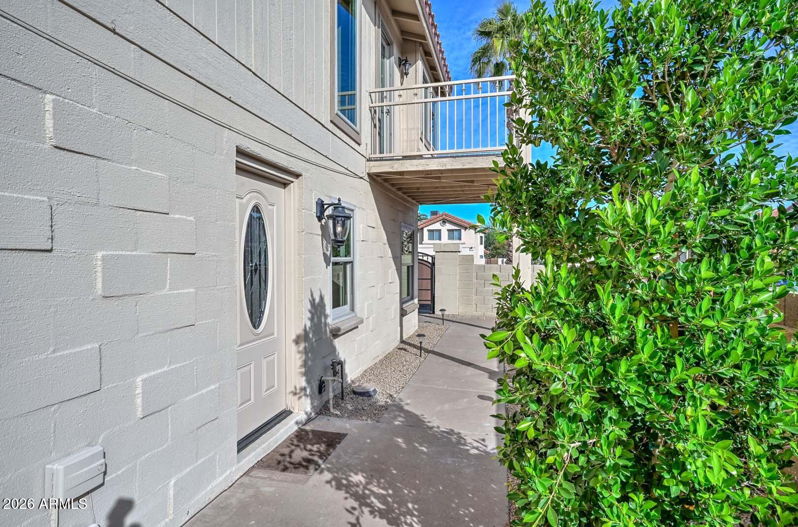 1659 E BLUEFIELD Circle