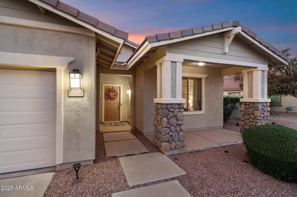 Photo of 6710 S Seton Avenue, Gilbert, AZ 85298 (MLS # 6954215)