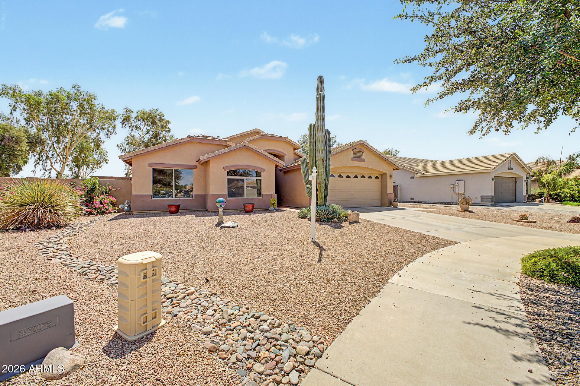 21191 E CALLE DE FLORES --
