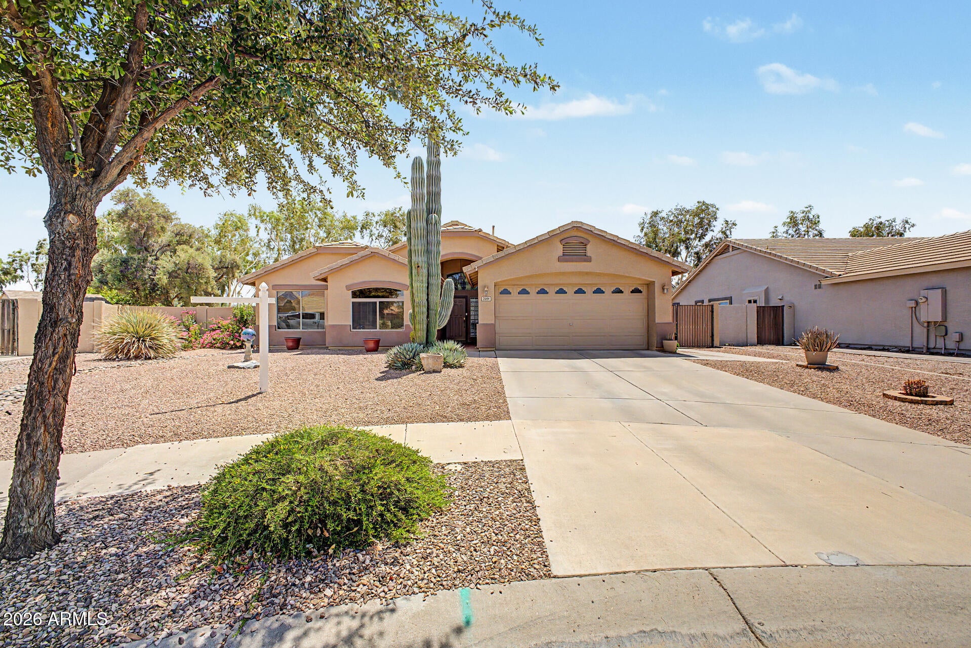 21191 E CALLE DE FLORES --