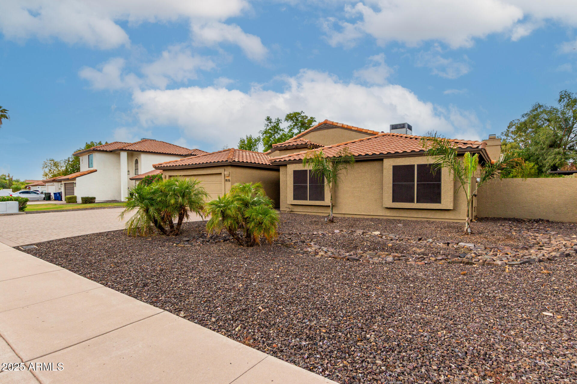 1976 E BUENA VISTA Drive