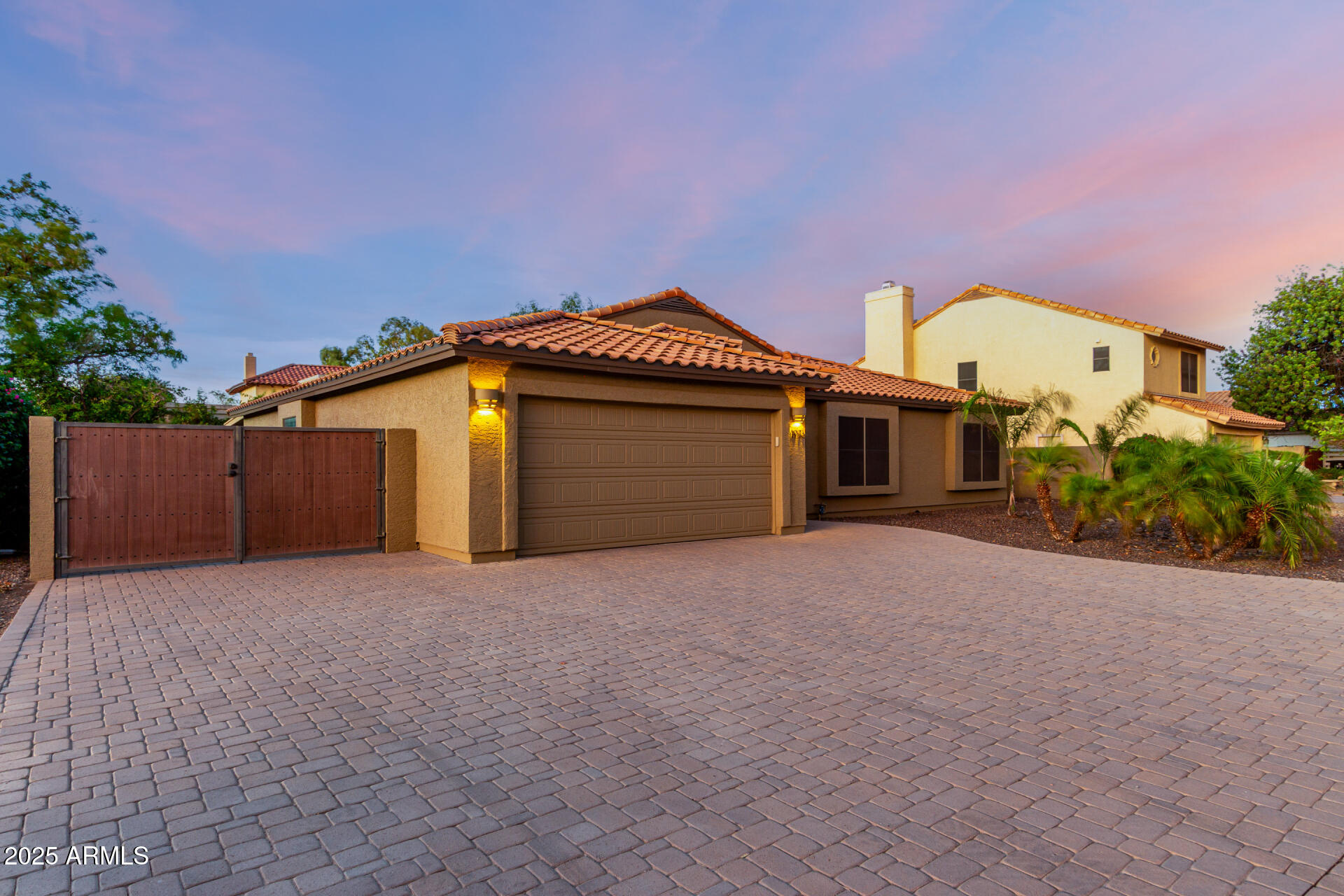 1976 E BUENA VISTA Drive