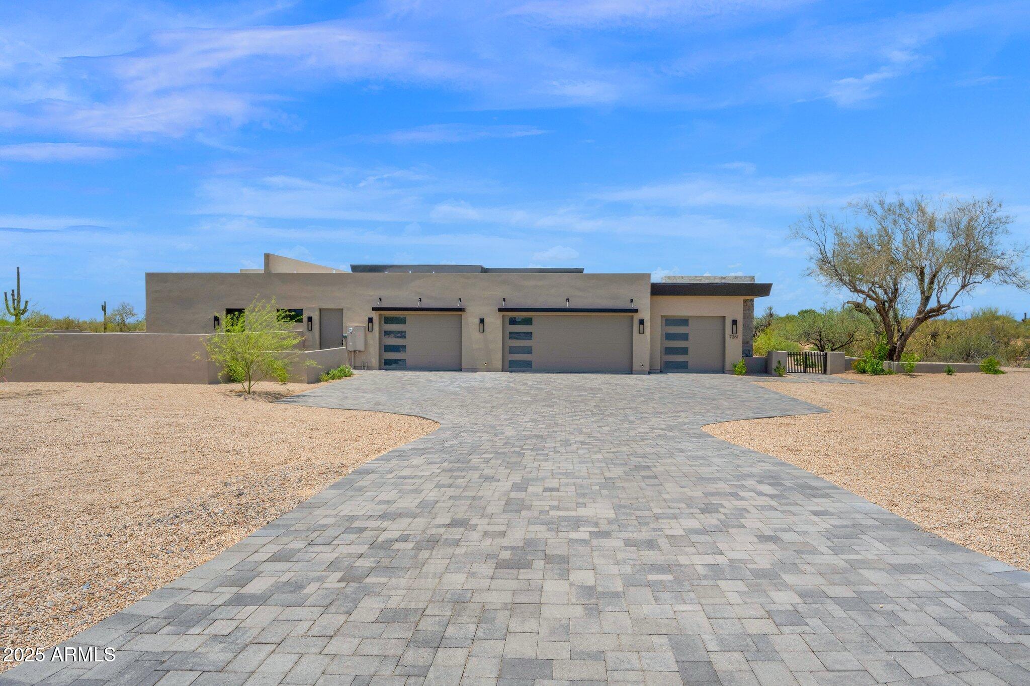 7261 E VIA DONA Road