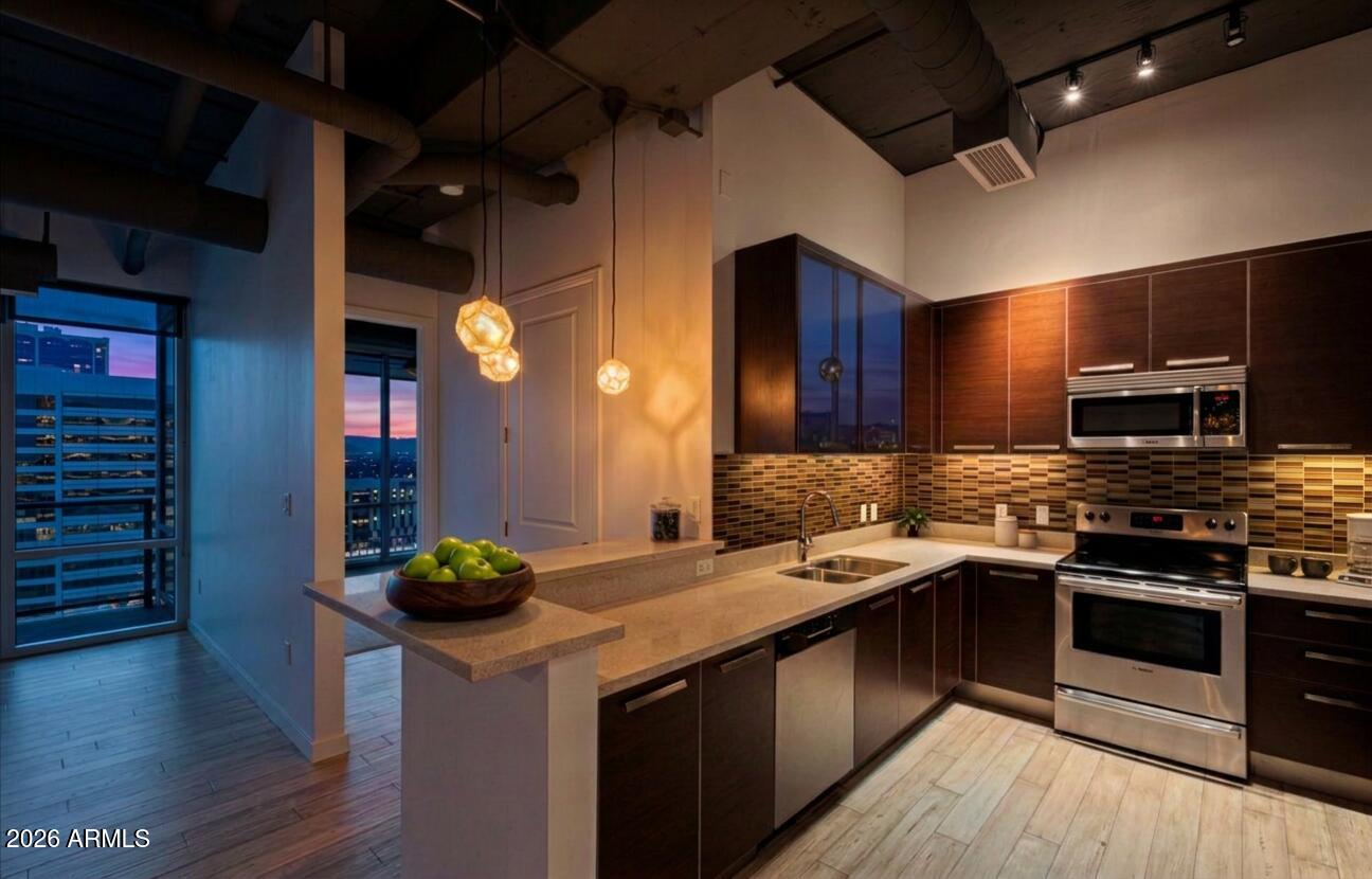 1 E LEXINGTON Avenue 1302