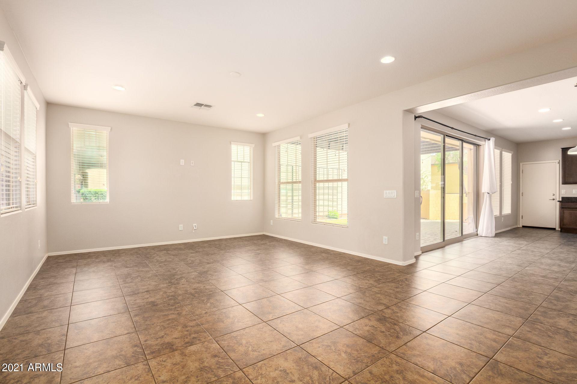 21051 W WYCLIFF Drive