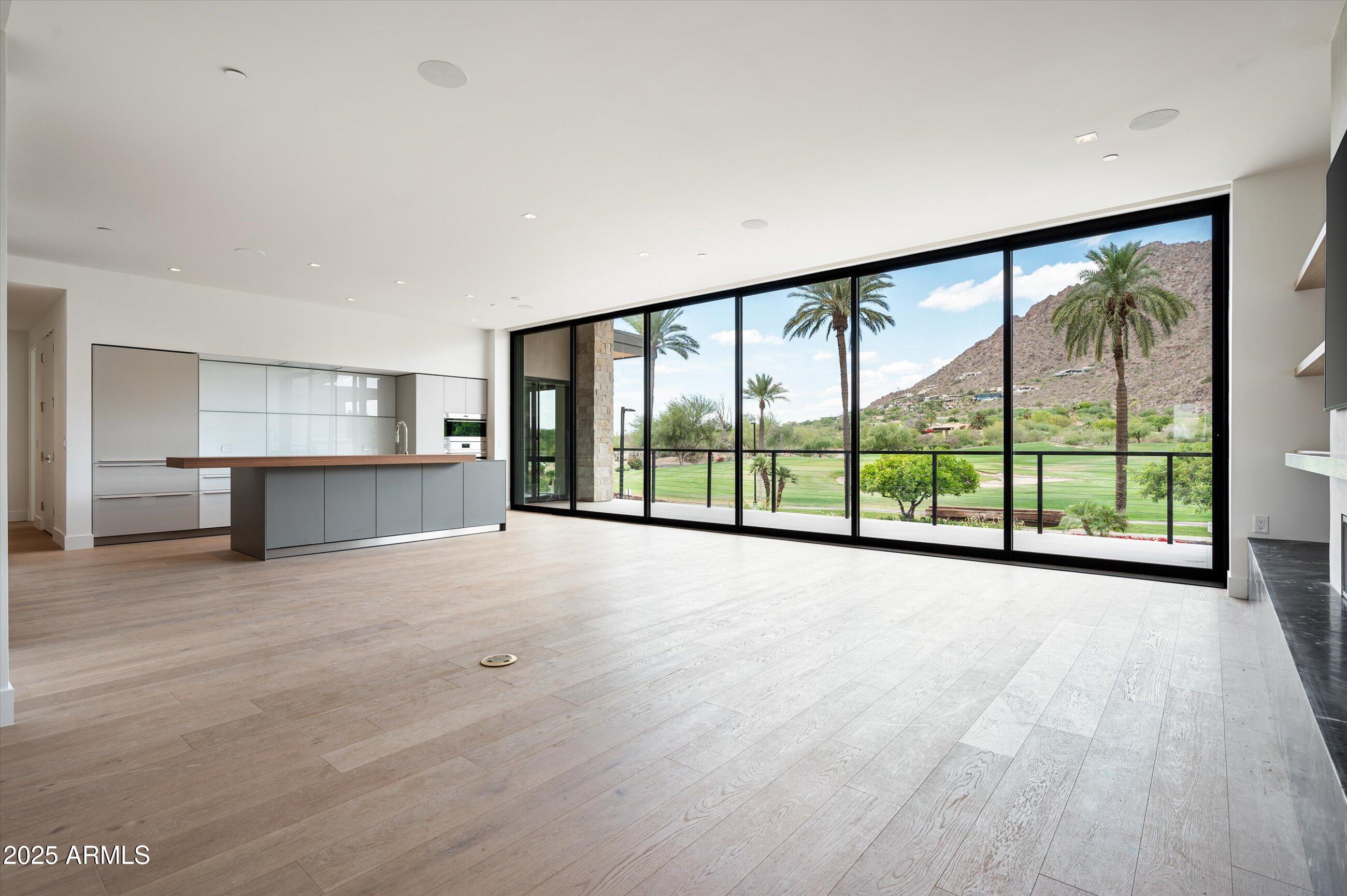 4575 N PHOENICIAN Boulevard 2
