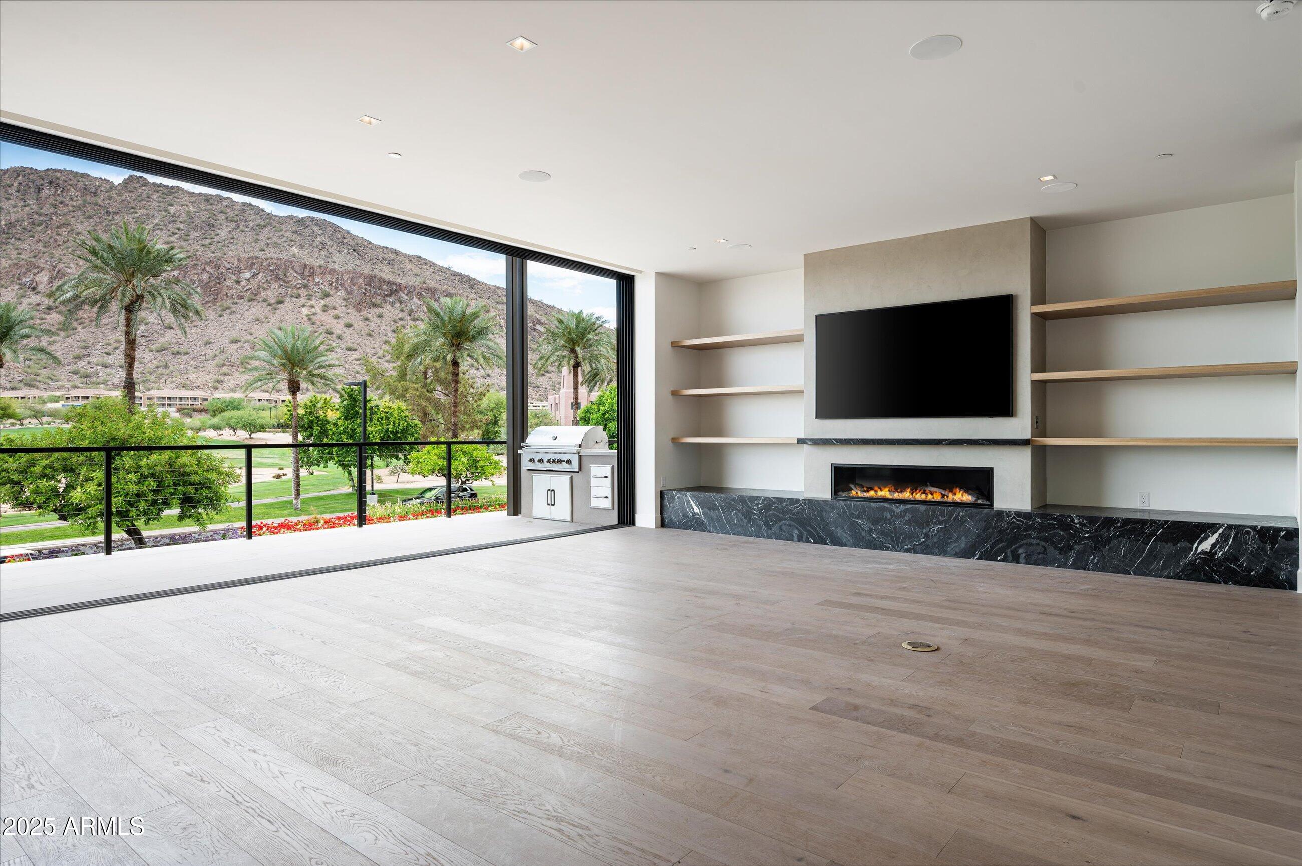 4575 N PHOENICIAN Boulevard 2