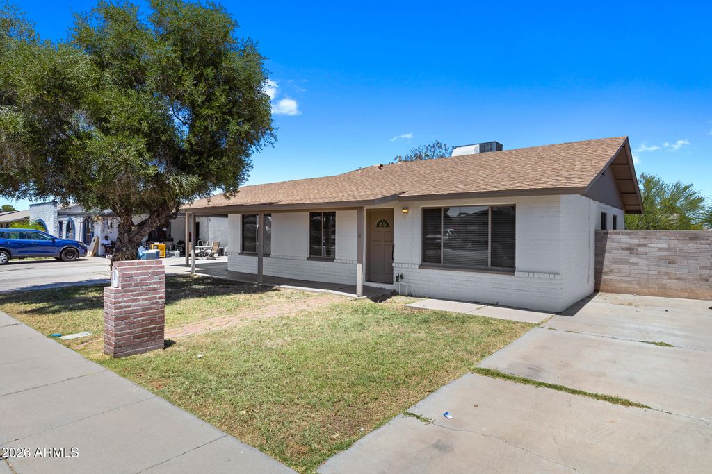 Photo of 670 E Laredo Street, Chandler, AZ 85225 (MLS # 7021587)