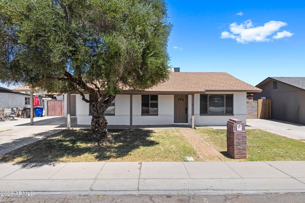 Photo of 670 E Laredo Street, Chandler, AZ 85225 (MLS # 7021587)