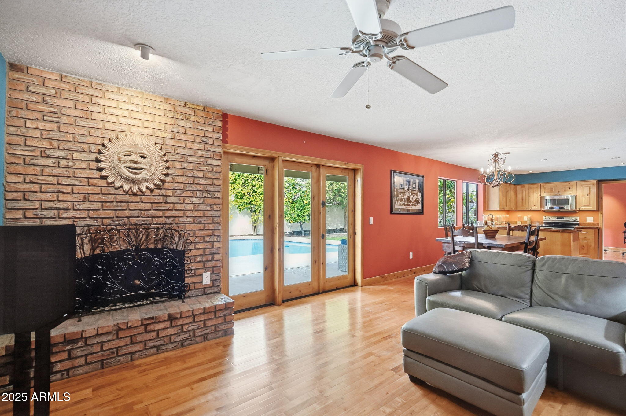 1608 E EDGEWATER Drive